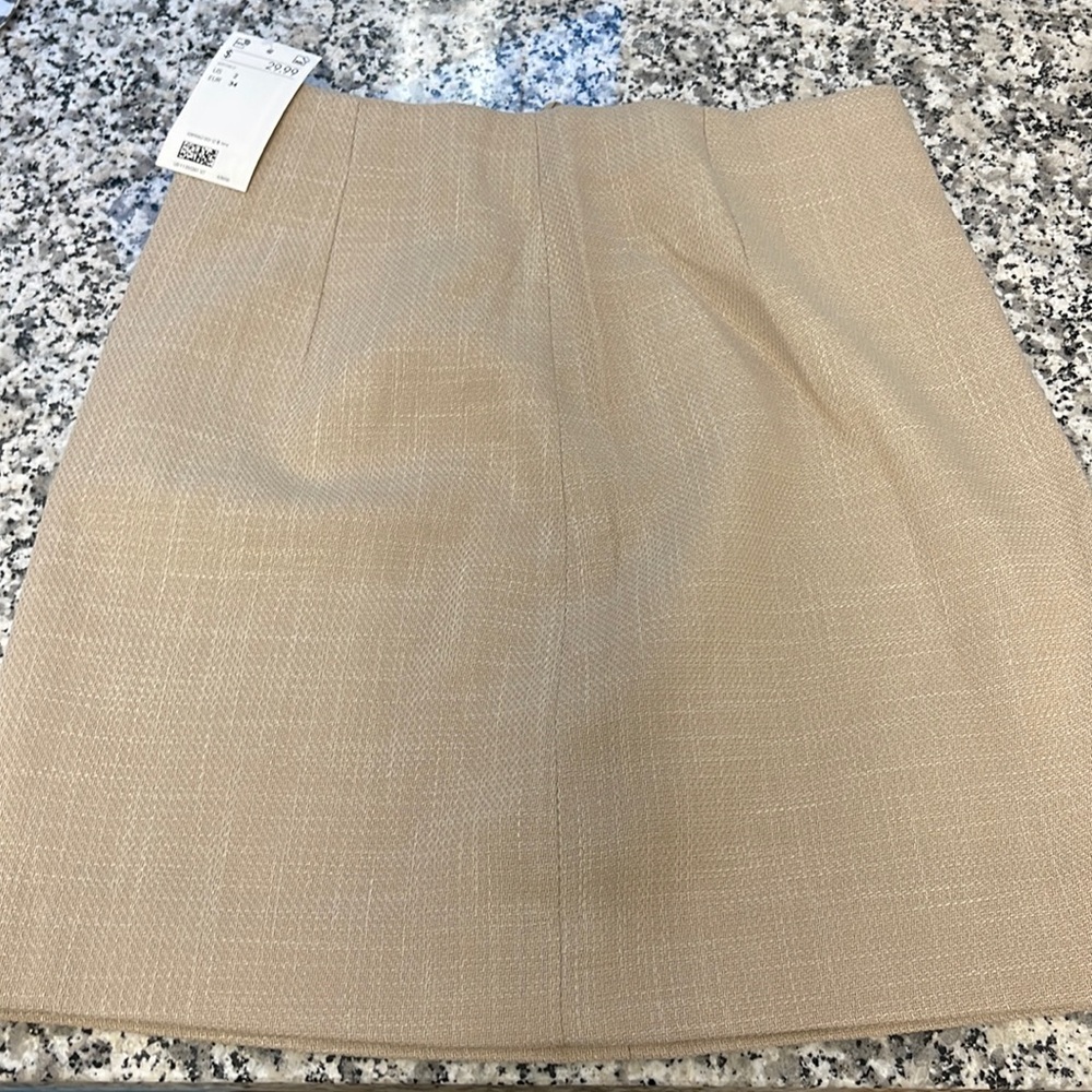 NWT Beige H&M skirt
